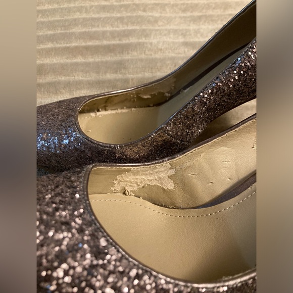 BCBGeneration Treasure High Heels Pointed Toe Shiny Taupe Pump Sz 8.5M (EU 38.5) - Picture 9 of 13